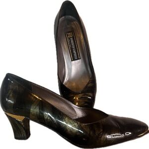 Robert Capucci Pearl Patent Pump -Size 8.5